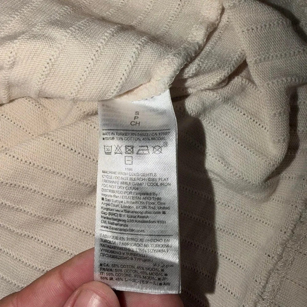 Banana republic cream button up shirt